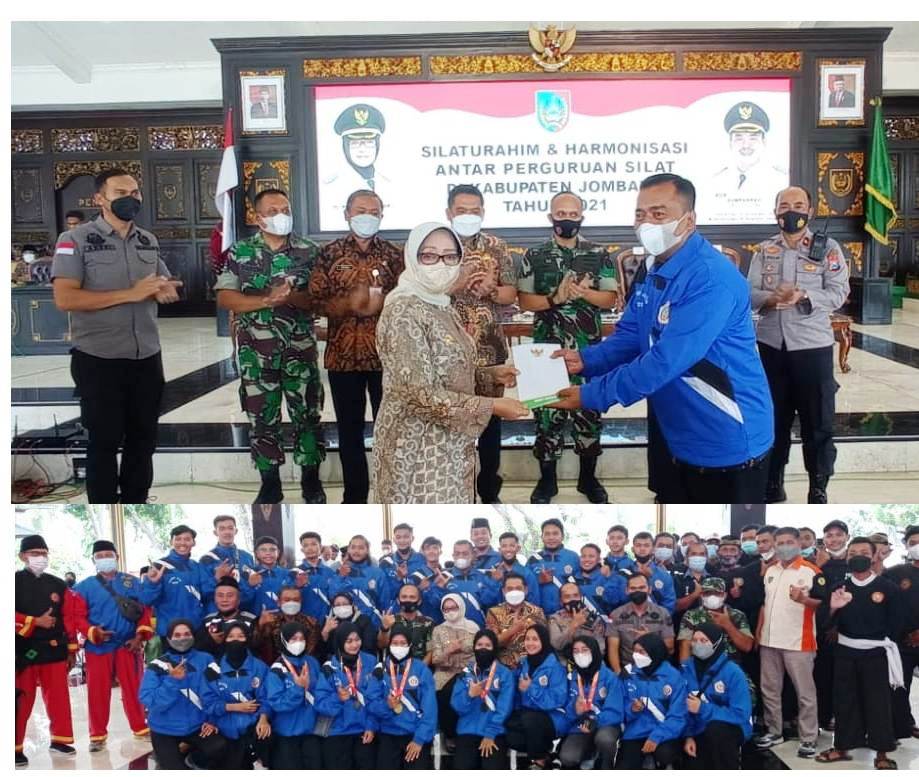M Budi Setiawan, SE.,MM Ketua IPSI Kabupaten Jombang menerima tali asih dari Bupati Hj Mundjidah Wahab atas prestasi Tim Pencak Silat Kabupaten Jombang Sebagai Juara Umum Kejurda Provinsi Jawa Timur, 9-13 Desember, dengan koleksi 2 emas, 1 perak, 1 perunggu. Photo bawah, Tim Pendekar IPSI Kabupaten Jombang