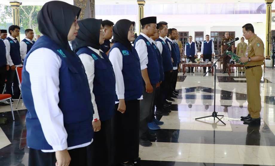 Sekdakab Jombang Agus Purnomo, mengukuhkan Komite Komunikasi Digital (KKD) Kabupaten Jombang periode Tahun 2022-2024.