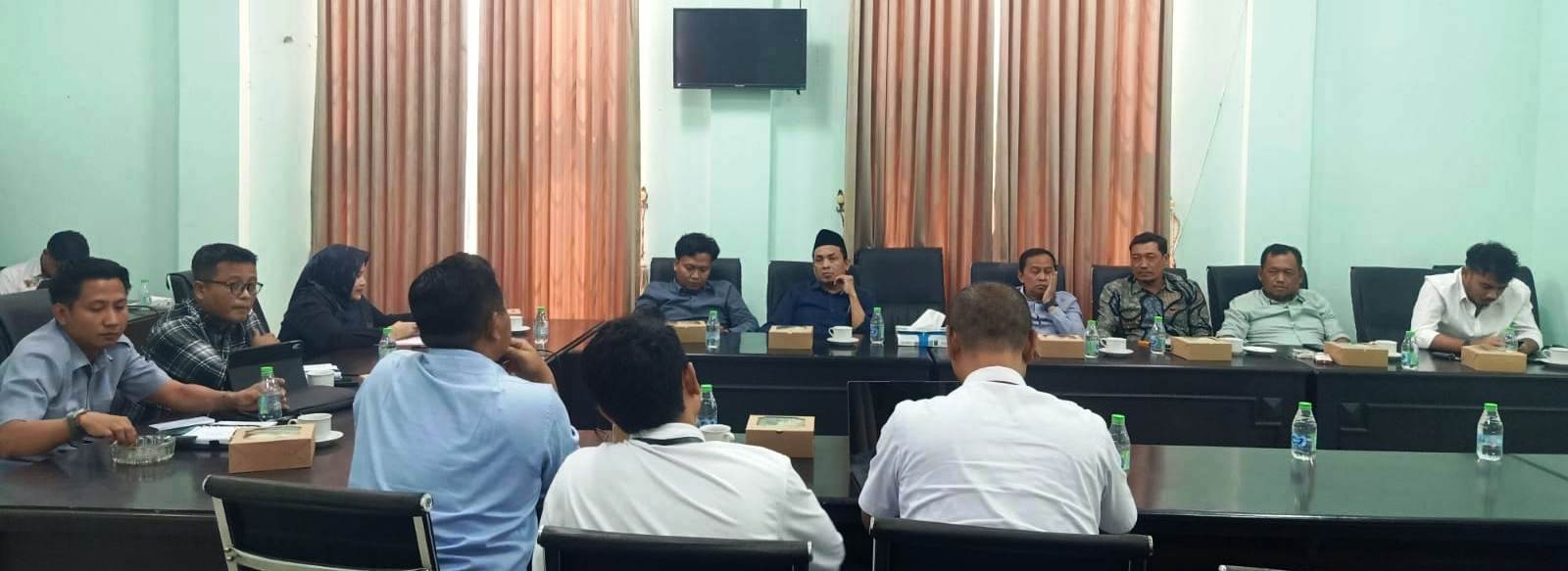 Komisi B DPRD Kabupaten Jombang melakkan Rapat Dengar Pendapat bersama Pimpinan Perusahaan Daerah "Seger", dalam rangka evaluasi kinerja dan mendorong Perumda menjadi Perseroan Daerah. 