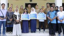 Pertemuan Bupati bersama para siswa berprestasi tingkat nasional di penghujung tahun ini menjadi kado terindah bagi Kabupaten Jombang. Bupati berharap, mereka tumbuh menjadi pribadi yang sukses, berilmu, dan tetap rendah hati.