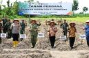 Kegiatan yang dihadiri oleh Sekretaris Daerah Agus Purnomo, Kepala Dinas Pertanian Kabupaten Jombang, Forkopimcam Diwek, petani, ini diharapkan mampu meningkatkan kesejahteraan petani melalui pendampingan teknis yang profesional dan ketersediaan bibit yang berkualitas.