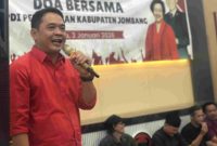 Ketua DPC PDI Perjuangan Kabupaten Jombang saat sambutan dalam tasyakuran dan doa bersama di Kantor DPC. (Istimewa) 