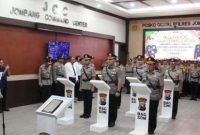 Upacara sertijab dipimpin langsung oleh Kapolres Jombang AKBP Ardi Kurniawan, S.H., S.I.K., CPHR, dan diikuti oleh jajaran pejabat utama Polres Jombang, para Kapolsek, serta anggota yang ditunjuk, Kamis (15/1/2026)
