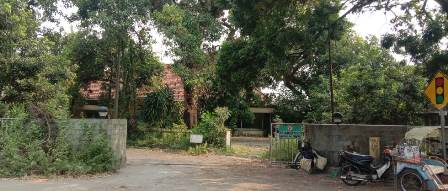 Salah satu gedung dalam lingkup PG Tjoekir, Desa Cukir, Kecamatan Diwek yang bakal jadi lokasi alternatif Rumah Sehat Isoter bagi warga Kecamatan Diwek, Kabupaten Jombang, mulai pekan depan.