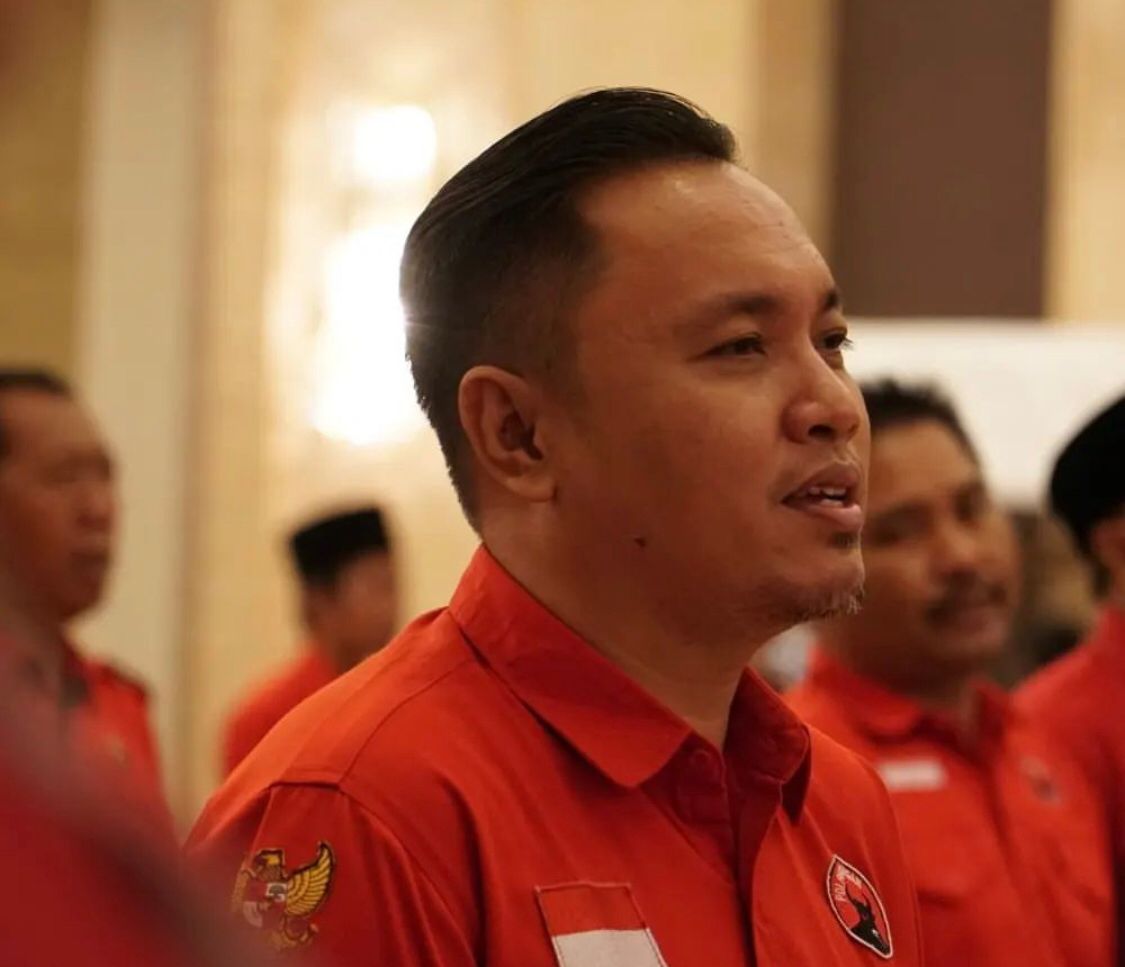 Donny Anggun, Politisi PDI Perjuangan, Wakil Ketua DPRD Kabupaten Jombang. Ia meraih kursi DPRD berangkat dari Dapil I (Kecamatan Jombang dan Kecamatan Peterongan).