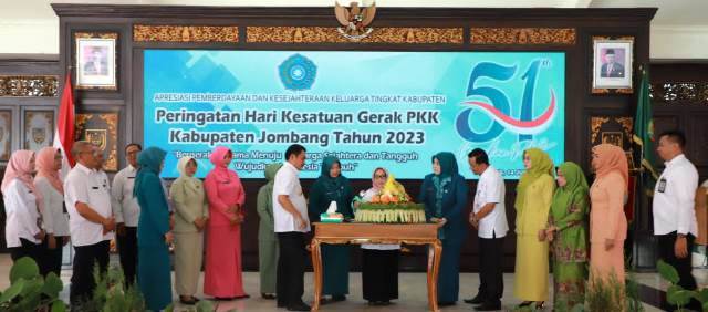 Hadir pada acara tersebut Bupati Jombang Hj Mundjidah Wahab; Wakil Bupati Jombang Sumrambah; Sekretaris Daerah Kabupaten Jombang Agus Purnomo; Kepala OPD terkait; Ketua TP–PKK Jombang Wiwin Isnawati Sumrambah; Ketua Organisasi Wanita; Ketua Muslimat, Fatayat, Ketua PD Aisyiyah Kabupaten Jombang; Ketua TP-PKK Kecamatan se-Kabupaten Jombang; dan Ketua Tim Penggerak PKK Desa.