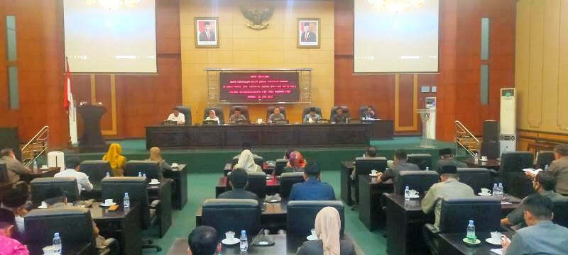 Suasana Rapat Paripurna di DPRD Kabupaten Jombang, dengan agenda Pandangan Fraksi terhadap Raperda Pertanggungjawaban APBD tahun 2022. 