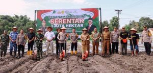 Kapolres dan Forpimda tanam jagung