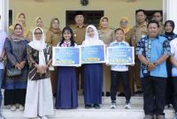 Pertemuan Bupati bersama para siswa berprestasi tingkat nasional di penghujung tahun ini menjadi kado terindah bagi Kabupaten Jombang. Bupati berharap, mereka tumbuh menjadi pribadi yang sukses, berilmu, dan tetap rendah hati.
