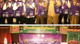 Acara dihadiri Wakil Bupati Jombang, Gus Salmanudin, S.Ag., M.Pd., beserta istri, serta Ketua Tim Penggerak PKK Kabupaten Jombang yang juga sekaligus Ketua Tim Pembina Posyandu Kabupaten Jombang, Yuliati Nugrahani Warsubi, bersama jajaran Staf Ahli, Asisten, dan Kepala Perangkat Daerah terkait.