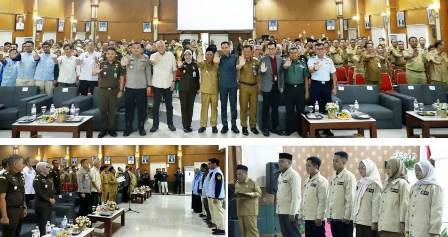 Pemerintah Kabupaten Jombang sinergi Inspektorat dan Kejaksaan Negeri Jombang menggelar Focus Group Discussion (FGD) yang inspiratif di Ruang Bung Tomo, kantor Sekretariat Daerah Kabupaten Jombang pada Senin, (8/12/2025) pagi. 