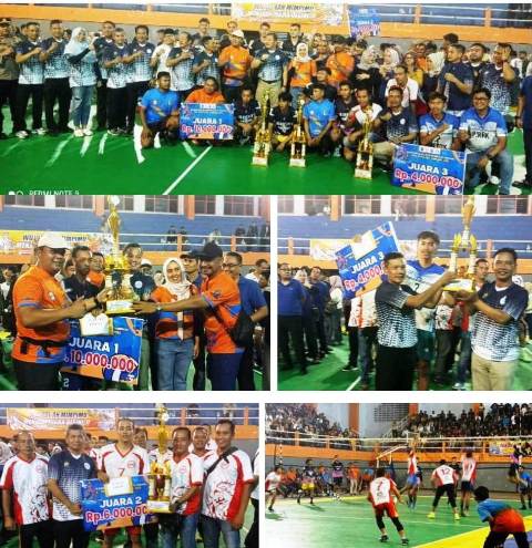 Photo atas: Kapolres Jombang AKBP Ardi Kurniawan, SH., S.I.K., CPHR selaku Ketua Pengkab Bola Voli Kabupaten Jombang foto bersama sang juara memperebutkan Piala Kapolres Cup 2025.  Photo kiri atas Kapolres menyerah trophy dan uang pembinaan kepada Tim Kecamatan Ngoro Juara I, photo kanan atas Ketua KONI Sumarsono meyerahkan kepada Juara III Kecamatan Perak, dan photo kiri bawah, Kepala Disporapar Bambang Nurwijanto menyerakan trophy dan hadiah kepada Juara II Kecamatan Mojowarno, photo kanan bawah pertandingan bola voli final, Selasa (2/12/2025).