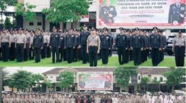 Upacara berlangsung khidmat di lapangan Mapolres Jombang dan dipimpin langsung oleh Kapolres Jombang AKBP Ardi Kurniawan, S.H., S.I.K., CPHR. Kegiatan tersebut dihadiri oleh pejabat utama Polres Jombang, para Kapolsek jajaran, serta personel Polri dan ASN di lingkungan Polres Jombang, Senin (26/1/2025). 