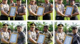 Penghargaan tersebut diserahkan dalam apel yang dipimpin langsung oleh Kapolres Jombang AKBP Ardi Kurniawan, S.H., S.I.K., CPHR di lapangan Mapolres Jombang, Senin (19/1/2026). 