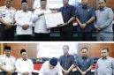 Usai dilakukan penandatangan berita acara oleh Bupati Jombang, H Warsubi didampingi Wakil Bupati Gus Salaman dan Sekdakab Agus Purnomo bersama Ketua DPRD Hadi Atmaji didampingi Wakil Ketua Dony Anggun dan Syarif Hidayatullah menunjukkan dan menyerahkan berita acara LKPj tahun 2025 di gedung DPRD Jombang, Kamis (26/3/2026)