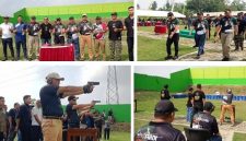 Rangkaian kegiatan peresmian lapangan tembak Korem 082/CPYJ dan Perbakin Jombang, photo kiri atas, pose gaya menembak usai penandatangan pasasti, photo kanan atas: menuju arena tembak uji coba menembak dengan sasaran plat, photo kiri bawah: para pimpinan membidik target plat baja, photo kanan bawah: Dan Dim 0814, Bupati Abah Warsubi dan Kapoles mengikuti lomba menembak estafet. Photo: https://layang.co. 