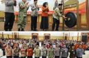 Pembukaan dimulainya pelatihan petugas SE 2026 ini ditandai dengan pemukulan gong oleh Bupati Warsubi, didampingi jajaran Forum Koordinasi Pimpinan Daerah (Forkopimda) Jombang, Sekdakab Jombang Agus Purnomo S.H., M.Si, dan Kepala BPS Jombang Mouna Sri Wahyuni, S.Si., M.Si. Tampak hadir dalam kegiatan tersebut, para Kepala OPD terkait di lingkup Pemkab Jombang. Photo: Istimewa/Humas Dinas Kominfo Pemkab Jombang. 