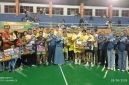 Kapolres Jombang didampingi istri foto bersama para juara usai penyerahan trophy dan uang pembinaan, Minggu (28/6/2026).