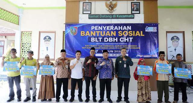 Acara ini turut dihadiri Staf Ahli, Asisten, Kepala Perangkat Daerah terkait, jajaran Camat Kabuh, Kudu, Ngusikan, Ploso, Plandaan, beserta Kepala Desa setempat, Direktur PT BPR Bank Jombang, serta Ketua Asosiasi Petani Tembakau Indonesia (APTI) Jombang dan Ketua Serikat Pekerja Seluruh Indonesia (SPSI) Jombang, Kamis (2/7/2026)