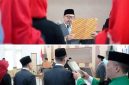 Acara yang berlangsung di Ruang Rapat Swagata Pendopo Kabupaten Jombang ini dipimpin langsung oleh Bupati Jombang Warsubi S.H., M.Si, dihadiri Wakil Bupati Jombang, Gus Salmanudin, S.Ag., M.Pd., Sekretaris Daerah Kabupaten Jombang Agus Purnomo, S.H., M.Si., Staf Ahli, Asisten, dan Kepala Perangkat Daerah. Selasa (28/7/2026). 