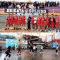 Tampak Tim Putra SMPN 1 Ploso menerima trophy Juara 1 Cabang Bola Voli PPOPKAB 2026, sedangkan photo bawah tim Putri SMPN 1 Bareng (kostum putih) bertanding melawan Tim Putri SMPN 2 Mojoagung (kostum merah), Tim SMPN 1 Bareng sebagai Juara 1 Putri Bola Voli tahun 2026, Jum’at (25/9/2026). Photo: https://layang.co.