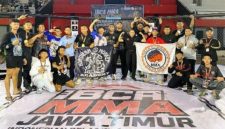 Kontingen Kabupaten Jombang pose bersama usai mengikuti Kejuaraan Provinsi Jawa Timur Cabor Indonesia Beladiri Campuran Amatir-Mixed Martial Arts (IBCA MMA), Minggu (20/9/2026). Photo: istimewa