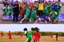 Tim Putra Gama, Gadingmangu, Kecamatan Perak merayakan kemenangan setelah menerima trophy dari ASKAB PSSI Jombang, sebagai Juara I PORKAB Sepak Bola Tahun 2026. Photo bawah: jalannya pertandingan final (Putra Gama hijau, Akor merah). Photo: https://layang.co.