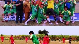Tim Putra Gama, Gadingmangu, Kecamatan Perak merayakan kemenangan setelah menerima trophy dari ASKAB PSSI Jombang, sebagai Juara I PORKAB Sepak Bola Tahun 2026. Photo bawah: jalannya pertandingan final (Putra Gama hijau, Akor merah). Photo: https://layang.co.