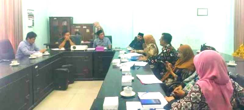 Suasana dialogis saat Rapat Dengar Pendapat (RDP) Sekretaris Komisi C DPRD Jombang Taufiqi Fakkarudin Assilahi atau Gus Fiqi menyampaikan RDP merupakan tindak lanjut dari inspeksi mendadak (sidak) yang dilakukan Komisi C di sejumlah sekolah. Photo: istimewa