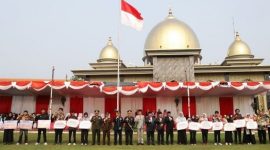 Bupati Warsubi Beri Apresiasi Beasiswa dan Penghargaan Pemuda Berprestasi Jombang pada Peringati Hari Sumpah Pemuda ke-98 Tahun 2026, Rabu (28/10/2026) pagi. 